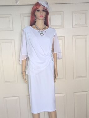 Hanna Nikhole Cape Sleeve Dress